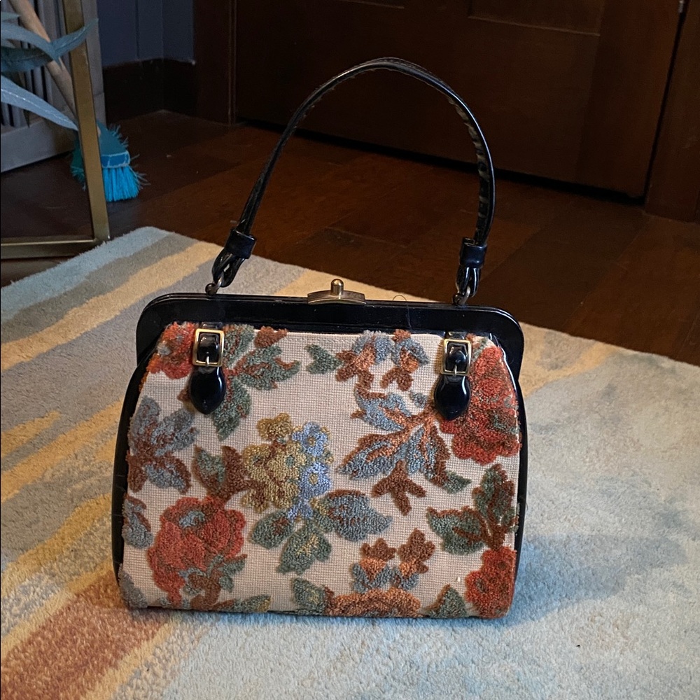 Vintage Floral Tapestry Handbag - Picture 2 of 3